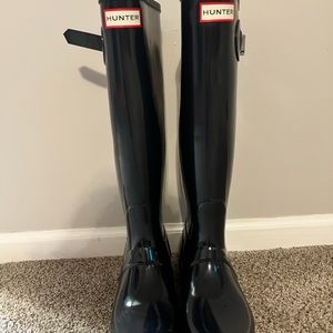 Never worn  Hunter Boots Navy Blue
